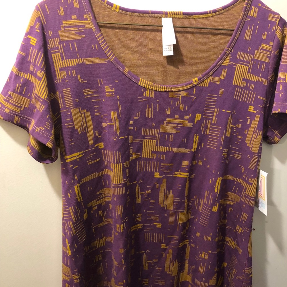 Lularoe Classic Tee XS
